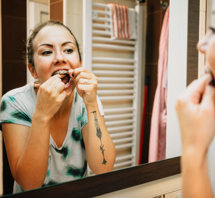 Caring for your
braces while eating